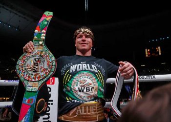 ‘Canelo’ Álvarez se dice el rey: ‘puedo hacer lo que se me pega la gana’