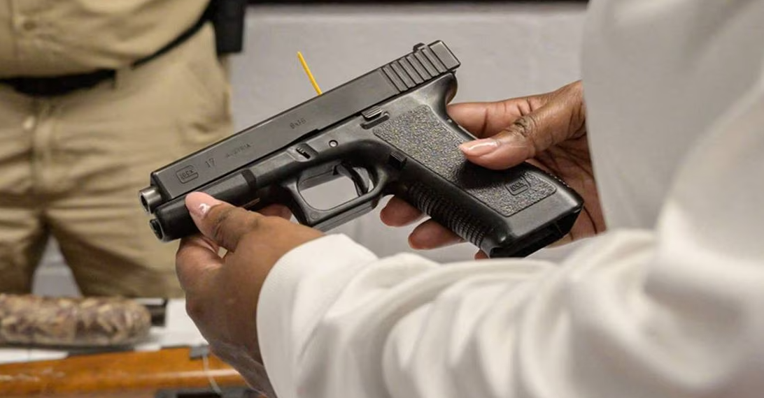 Avanza demanda de México contra vendedoras de armas en Tucson
