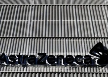 Vacuna de AstraZeneca contra Covid-19 dejará de comercializarse en Europa