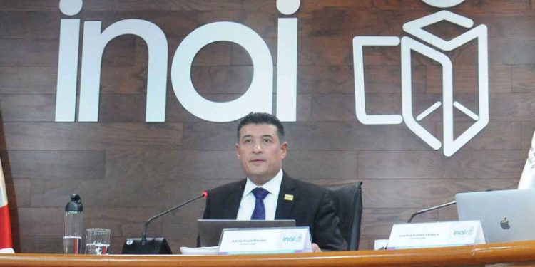 INAI buscará con lupa a aviadores y familiares de comisionados en su nómina