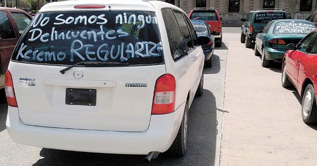 AMLO anuncia ampliación del programa de regularización de “autos chocolate”