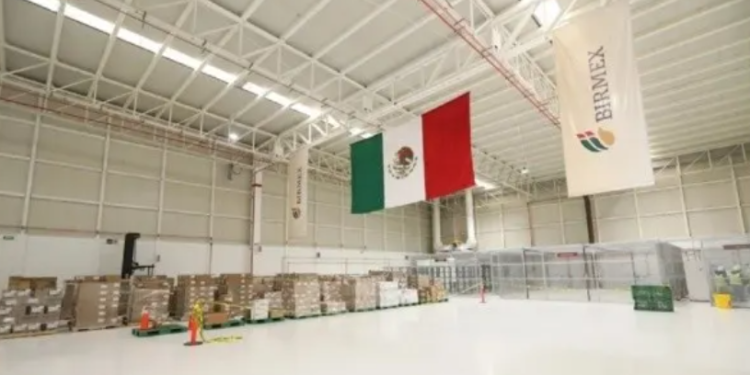 Abogada reta a AMLO a ir a la megafarmacia a comprobar que no hay medicamentos