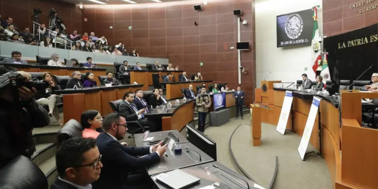 Senado aprueba igualdad salarial para hombres y mujeres deportistas