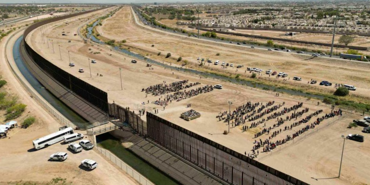 Alerta FBI por red de tráfico de personas ligada al Estado Islámico en frontera México-EU