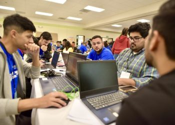 Participan 188 jóvenes en Hackathon 2024