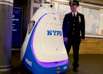 Retiran al robot K-5 que patrullaba metro de Nueva York; no podía subir escaleras