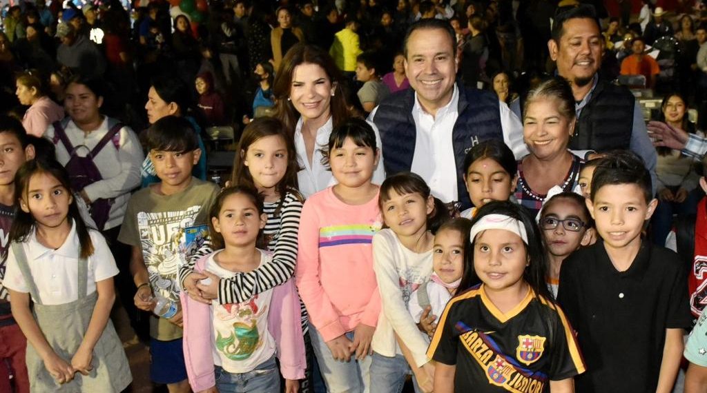 Celebran gran posada Creces Toño Astiazarán y Patty Ruibal en Villas del Sur