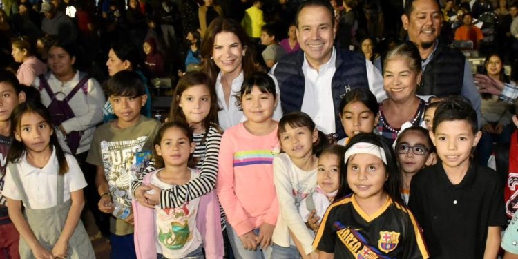 Celebran gran posada Creces Toño Astiazarán y Patty Ruibal en Villas del Sur