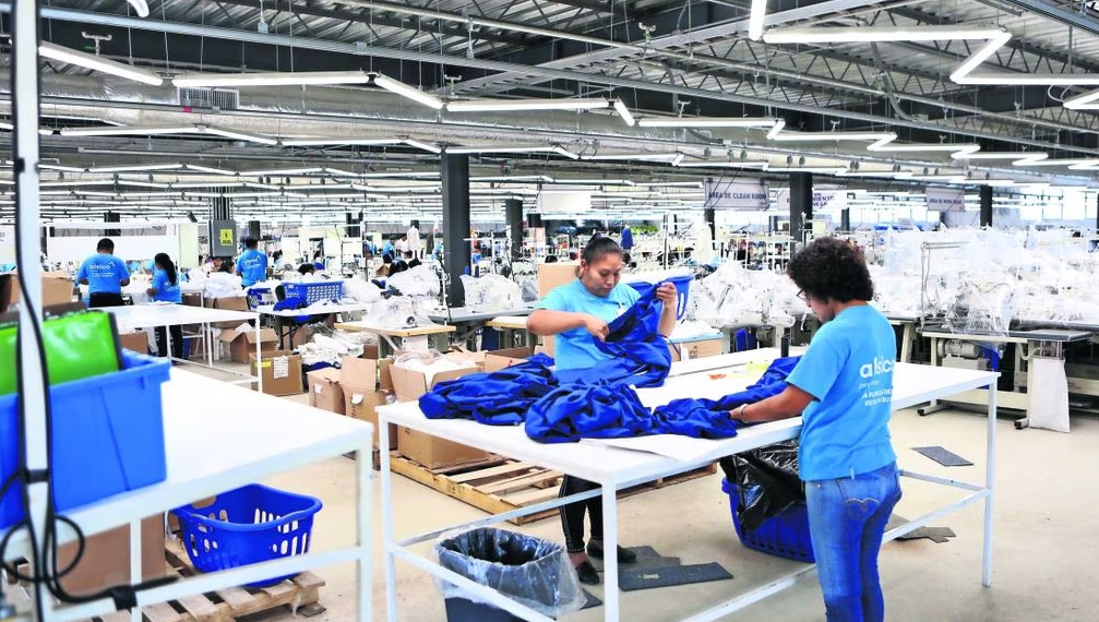 Avala Senado “Ley Silla”, que protege a los trabajadores que laboran de pie