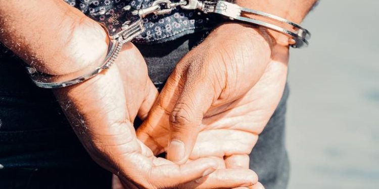 Capturan a presunto feminicida de Michel Kimberly, hallada muerta en el vertedor de la presa