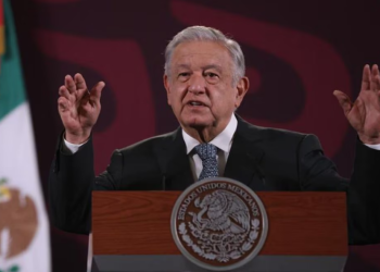 INE ordena bajar o modificar 7 mañaneras de AMLO por pronunciamientos electorales