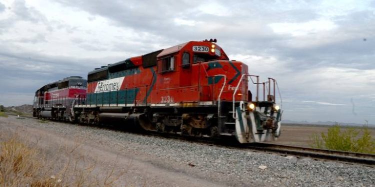 Descartan derrame de concentrado de cobre tras descarrilamiento de tren en Nogales