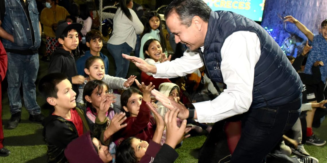 Con asistencia de Toño Astiazarán festejan familias de colonia Dunas posada Creces