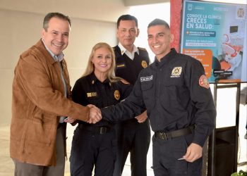 Formaliza Toño Astiazarán acceso de Bomberos a CRECES en Salud