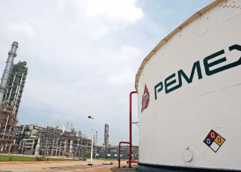 Recorta Moody's calificación de Pemex; está a un escalón de caer en default