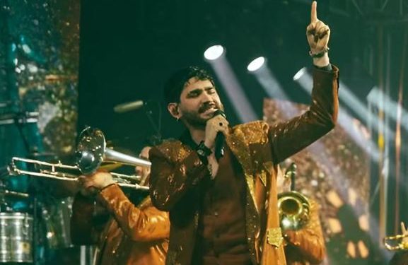 Vocalista de El Recodo rompe el silencio y habla del acoso que sufrió en un concierto