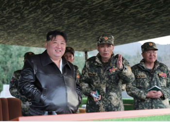 Kim Jong-un inspecciona “famosa” unidad de tanques que invadió Seúl