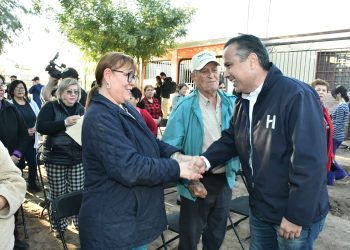 Inicia Toño Astiazarán pavimentación de la calle Bacanora en colonia Insurgentes