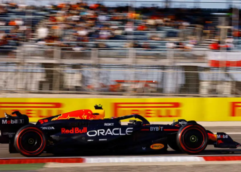 'Checo' Pérez saldrá quinto en Bahréin; Verstappen, ‘pole position’