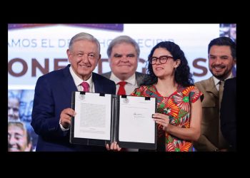 Unos 700 trabajadores del Gobierno presentan un amparo contra la reforma de las pensiones de López Obrador 