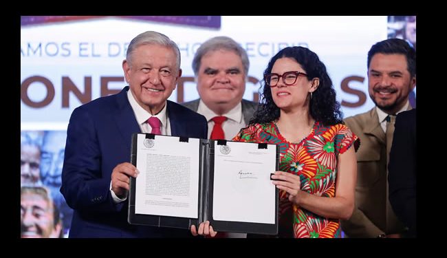 Unos 700 trabajadores del Gobierno presentan un amparo contra la reforma de las pensiones de López Obrador&nbsp;