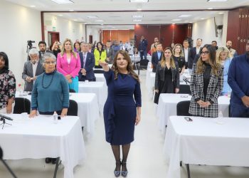 Rinden protesta ante Congreso de Sonora magistrados del TJA y STJ