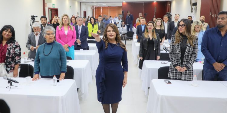 Rinden protesta ante Congreso de Sonora magistrados del TJA y STJ