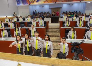 Solicitan programas de desarrollo integral para niñas y niños en Congreso Infantil