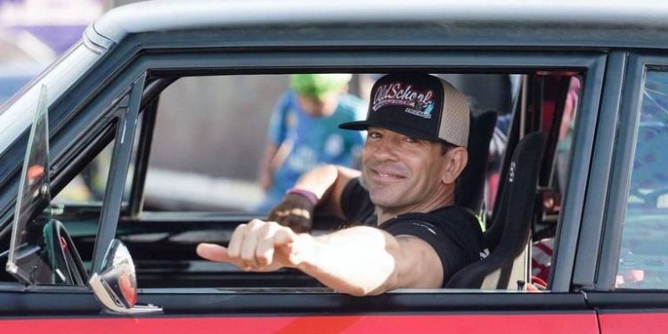 Yahir se echa unas carreras en Hermosillo: ama los autos deportivos