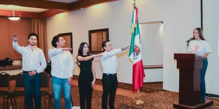 Toman protesta a integrantes de la Red Juventud Popular en Sonora