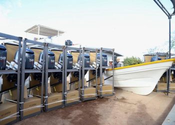 Entrega gobernador Durazo equipo pesquero en beneficio de 600 familias de Bahía de Lobos