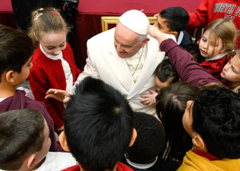 Francisco cumple 87 años y se convierte en el tercer Papa más longevo de la historia