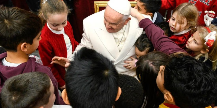 Francisco cumple 87 años y se convierte en el tercer Papa más longevo de la historia