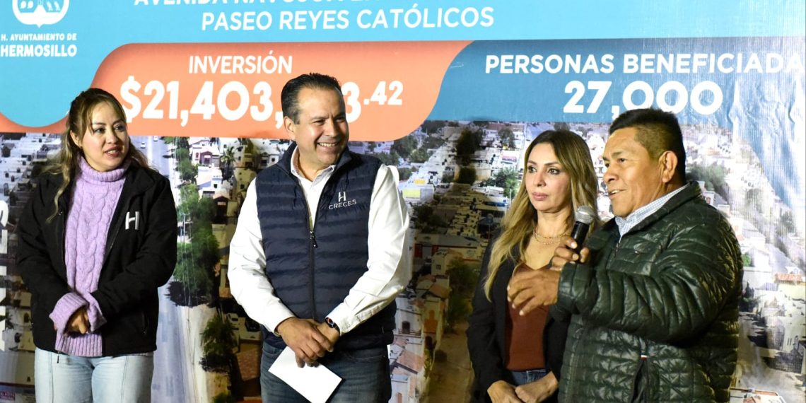 Entrega Toño Astiazarán rehabilitación con concreto hidráulico de avenida Navojoa