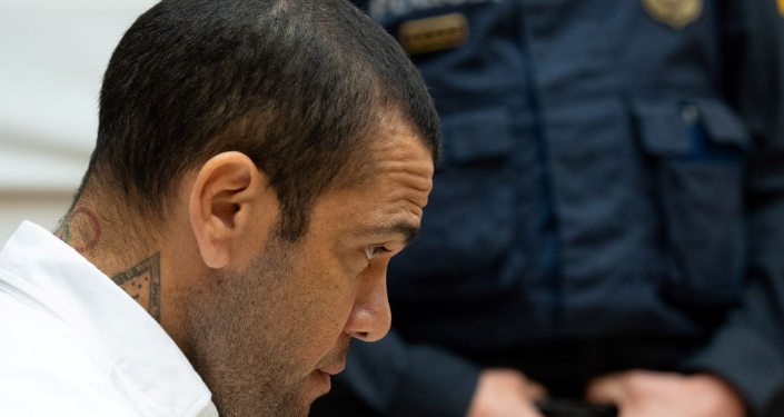 En Libertad Dani Alves: Tribunal de Barcelona concede fianza de US$ 1 millón al futbolista brasileño.