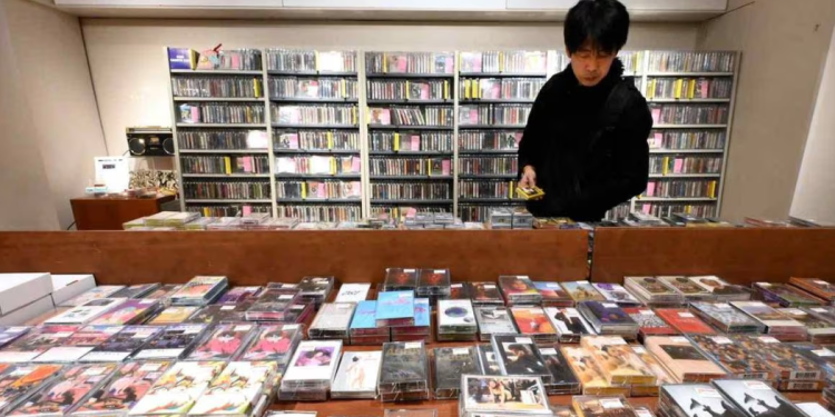 Las cintas de casete vuelven a estar de moda en Japón