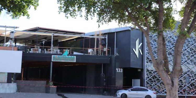 Suspenden licencia de venta de alcohol a Jakarta, tras ataque armado