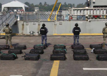 Marina incauta tonelada y media de cocaína en costas de Michoacán