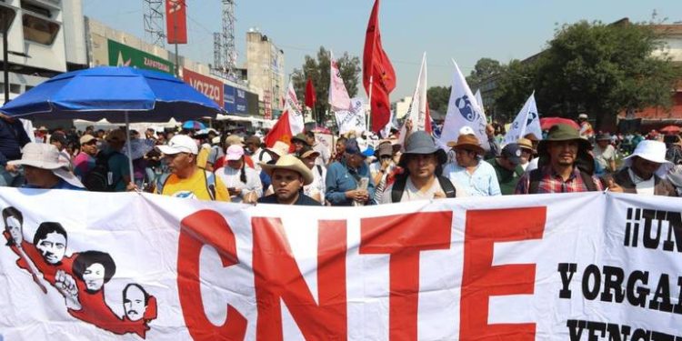 &nbsp;“Es una burla”, dice la CNTE sobre el incremento salarial del 10% a profesores anunciado por AMLO