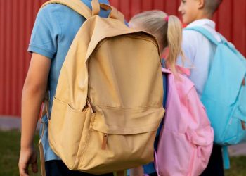 Realizarán SEC Sonora y Universidad Vizcaya de las Américas estudio sobre el peso de las mochilas