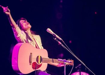 Ely Guerra reflexiona sobre su carrera musical de 30 años: ha sido una entrega sincera