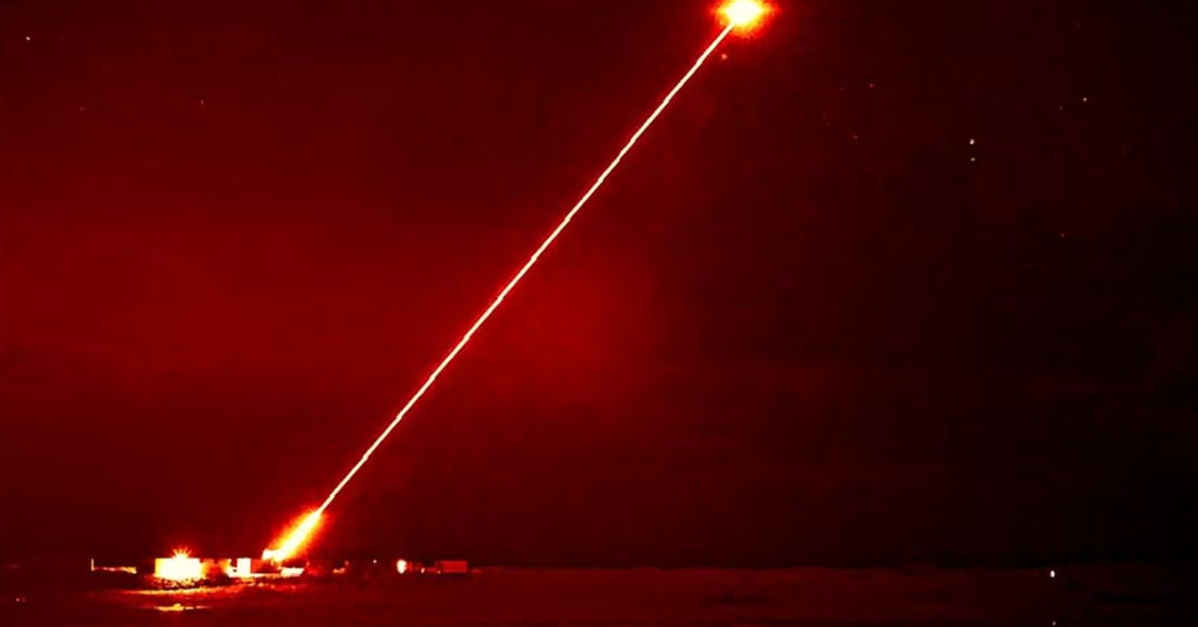 Reino Unido prueba el “Dragon Fire”, su arma láser de alta potencia, contra objetivos aéreos