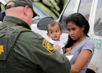 Multa multimillonaria para compañía de fianzas por fraudes a migrantes