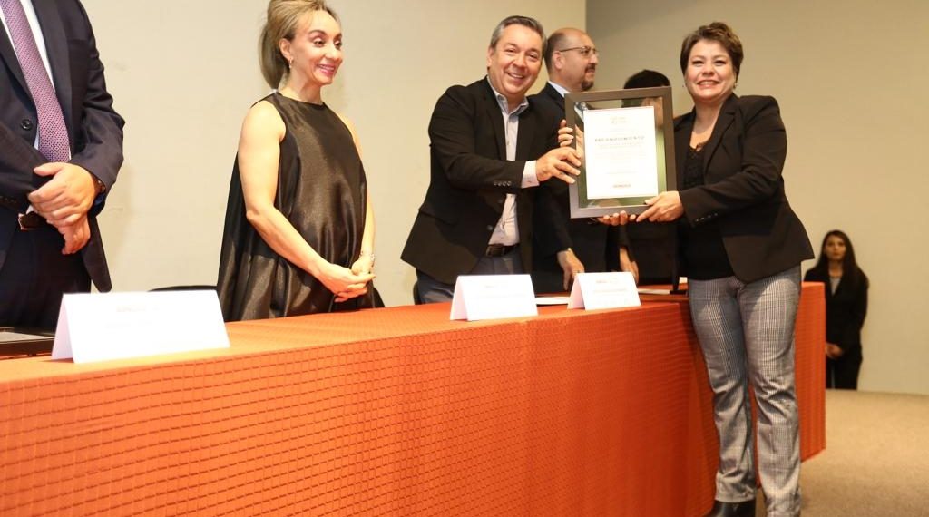 Entrega SEC Sonora reconocimientos a ganadores de la convocatoria Profesionista del Año 2023