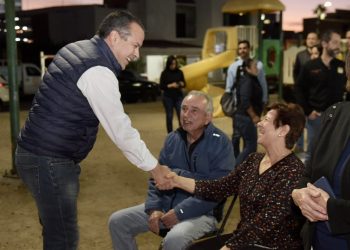 Entrega Toño Astiazarán rehabilitación a parque de la colonia Santa Fe