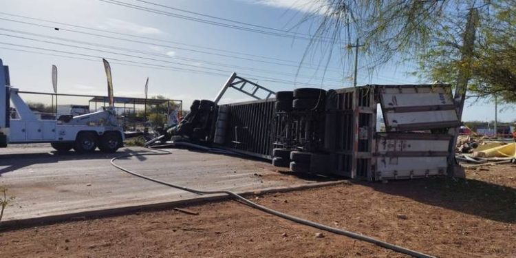Accidente en el entronque a San Pedro cobra la vida a chofer de un tráiler