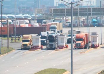 Aduanas del país cierran por fallas del SAT