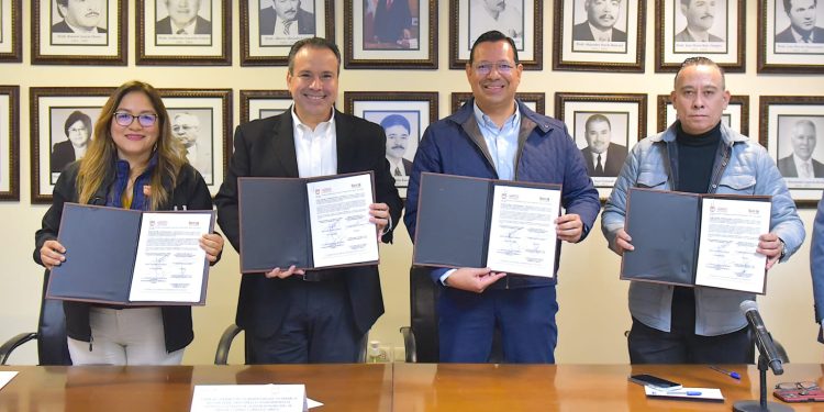 Lleva Toño Astiazarán programa Hogar Solar a trabajadores del SNTE&nbsp;