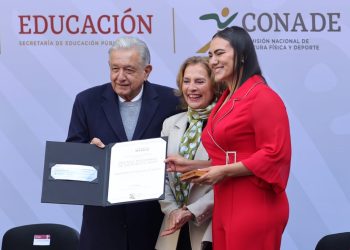 Entregan a Alejandra Valencia Premio Nacional de Deportes 2023