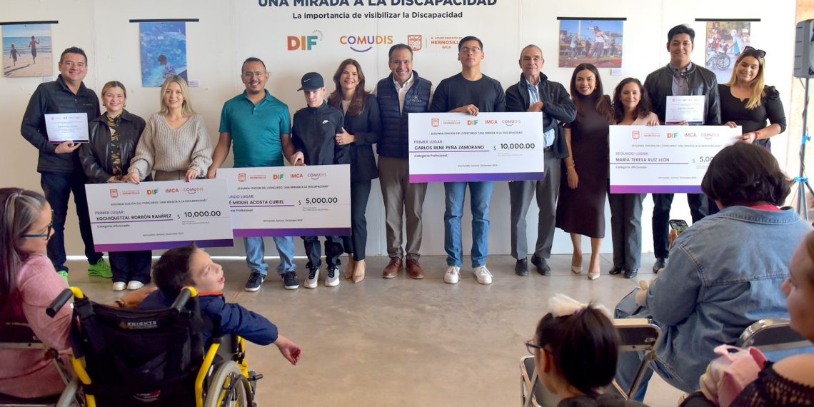 Premian Toño Astiazarán y Patricia Ruibal a primeros lugares en el concurso Una Mirada a la Discapacidad